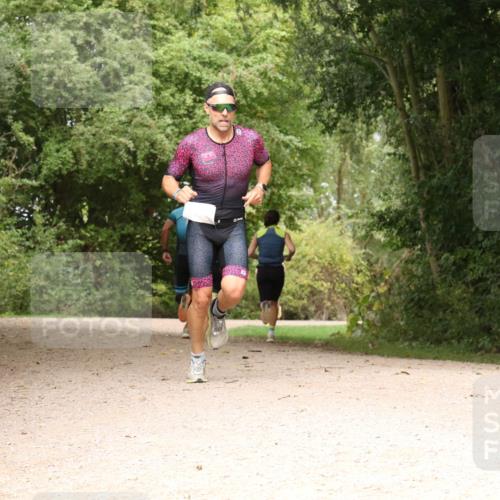30.08.2026 - Elbe Triathlon Hamburg Antke Förster http://msf.ph/oto/10095144 30.08.2026 09:58:22 Laufen  meine-sportfotos.de