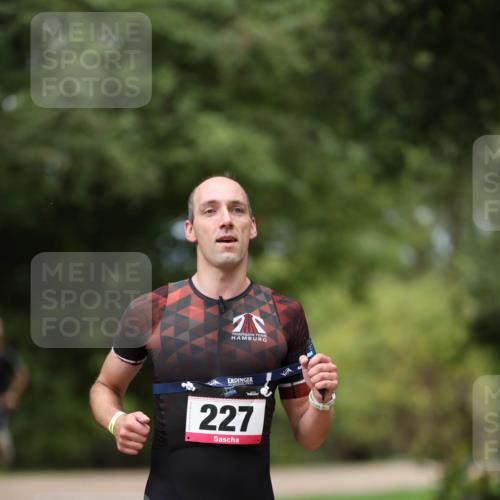 30.08.2026 - Elbe Triathlon Hamburg Antke Förster http://msf.ph/oto/10095147 30.08.2026 09:49:29 Laufen 227 meine-sportfotos.de