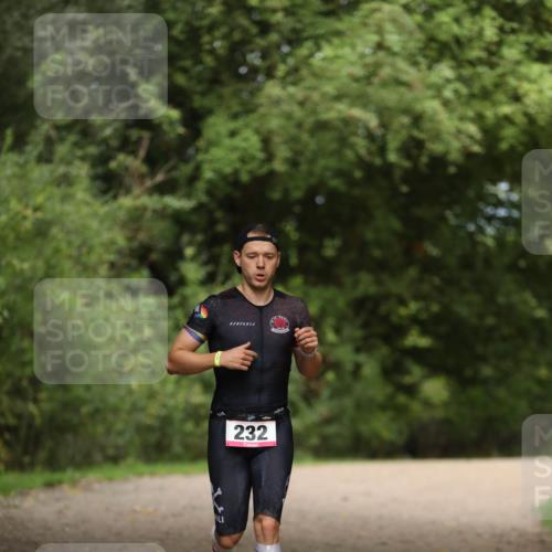 30.08.2026 - Elbe Triathlon Hamburg Antke Förster http://msf.ph/oto/10095181 30.08.2026 09:50:48 Laufen 232, 17 meine-sportfotos.de