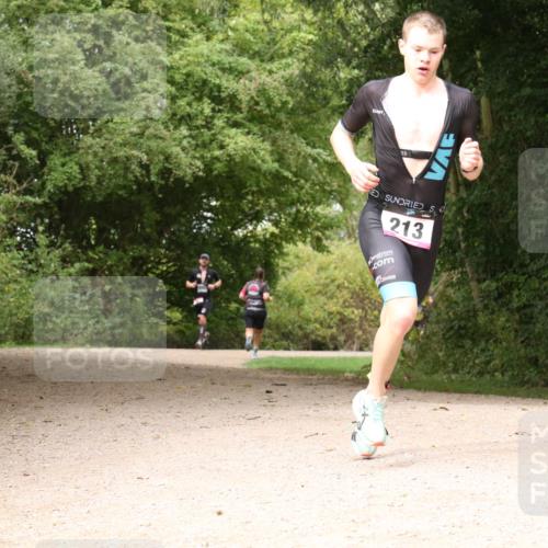 30.08.2026 - Elbe Triathlon Hamburg Antke Förster http://msf.ph/oto/10095188 30.08.2026 10:00:16 Laufen 213 meine-sportfotos.de
