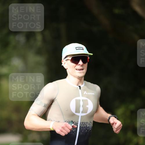 30.08.2026 - Elbe Triathlon Hamburg Antke Förster http://msf.ph/oto/10095215 30.08.2026 09:52:21 Laufen 220 meine-sportfotos.de