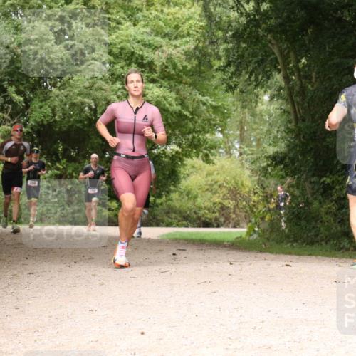 30.08.2026 - Elbe Triathlon Hamburg Antke Förster http://msf.ph/oto/10095218 30.08.2026 10:01:21 Laufen  meine-sportfotos.de