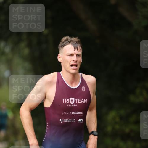 30.08.2026 - Elbe Triathlon Hamburg Antke Förster http://msf.ph/oto/10095225 30.08.2026 09:52:40 Laufen 11, 205 meine-sportfotos.de