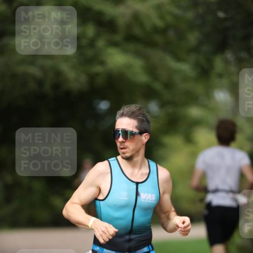 30.08.2026 - Elbe Triathlon Hamburg Antke Förster http://msf.ph/oto/10095243 30.08.2026 09:52:57 Laufen 210 meine-sportfotos.de