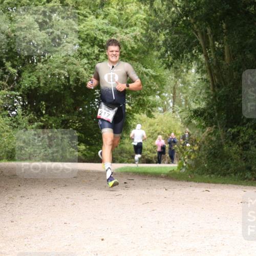 30.08.2026 - Elbe Triathlon Hamburg Antke Förster http://msf.ph/oto/10095250 30.08.2026 10:01:35 Laufen 217 meine-sportfotos.de