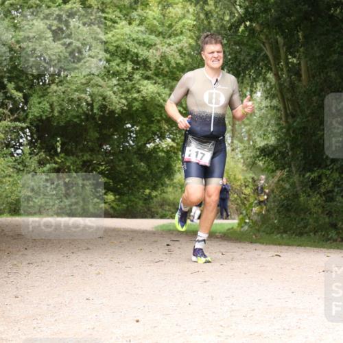 30.08.2026 - Elbe Triathlon Hamburg Antke Förster http://msf.ph/oto/10095252 30.08.2026 10:01:36 Laufen 217 meine-sportfotos.de