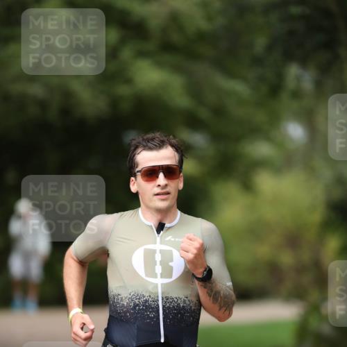 30.08.2026 - Elbe Triathlon Hamburg Antke Förster http://msf.ph/oto/10095253 30.08.2026 09:53:07 Laufen 100 meine-sportfotos.de
