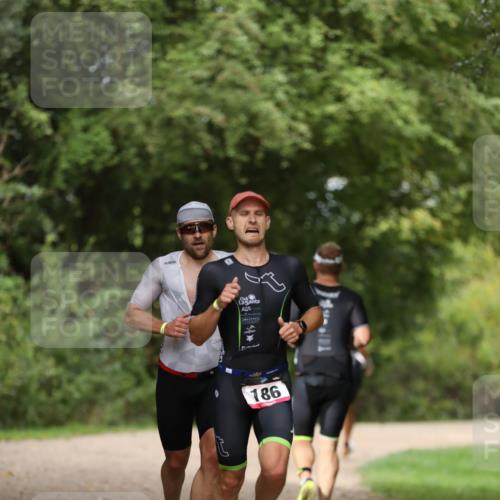 30.08.2026 - Elbe Triathlon Hamburg Antke Förster http://msf.ph/oto/10095341 30.08.2026 09:55:54 Laufen 527, 186 meine-sportfotos.de