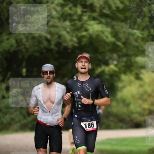 30.08.2026 - Elbe Triathlon Hamburg Antke Förster http://msf.ph/oto/10095343 30.08.2026 09:55:54 Laufen 186 meine-sportfotos.de