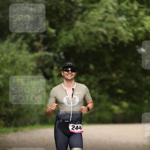 30.08.2026 - Elbe Triathlon Hamburg Antke Förster http://msf.ph/oto/10095363 30.08.2026 09:56:29 Laufen 244 meine-sportfotos.de