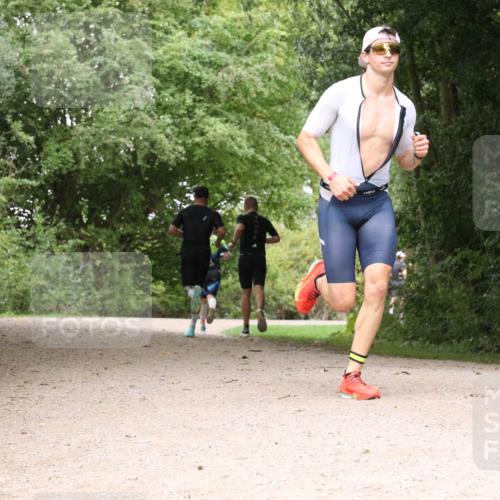 30.08.2026 - Elbe Triathlon Hamburg Antke Förster http://msf.ph/oto/10095366 30.08.2026 10:05:03 Laufen  meine-sportfotos.de