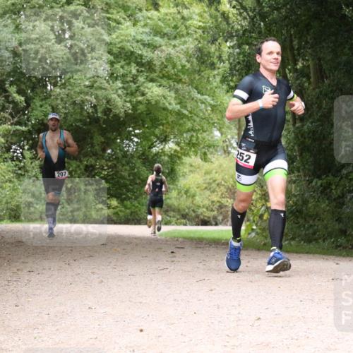 30.08.2026 - Elbe Triathlon Hamburg Antke Förster http://msf.ph/oto/10095384 30.08.2026 10:05:22 Laufen 207, 252 meine-sportfotos.de