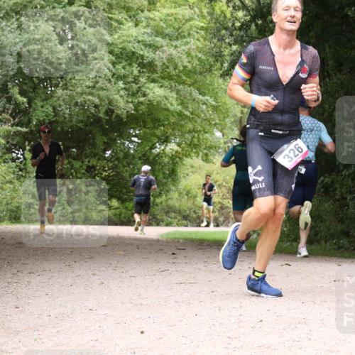 30.08.2026 - Elbe Triathlon Hamburg Antke Förster http://msf.ph/oto/10095446 30.08.2026 10:06:21 Laufen 326 meine-sportfotos.de