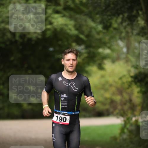 30.08.2026 - Elbe Triathlon Hamburg Antke Förster http://msf.ph/oto/10095459 30.08.2026 09:58:32 Laufen 190 meine-sportfotos.de
