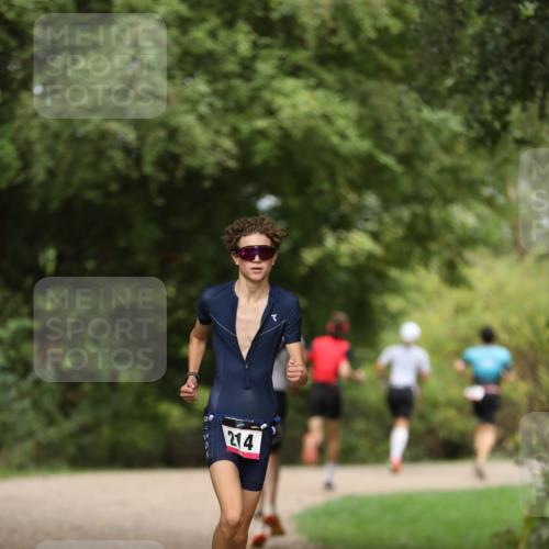30.08.2026 - Elbe Triathlon Hamburg Antke Förster http://msf.ph/oto/10095477 30.08.2026 09:59:14 Laufen 214 meine-sportfotos.de