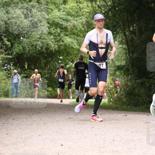 30.08.2026 - Elbe Triathlon Hamburg Antke Förster http://msf.ph/oto/10095480 30.08.2026 10:06:44 Laufen 37 meine-sportfotos.de