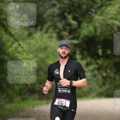 30.08.2026 - Elbe Triathlon Hamburg Antke Förster http://msf.ph/oto/10095499 30.08.2026 10:00:25 Laufen 961 meine-sportfotos.de