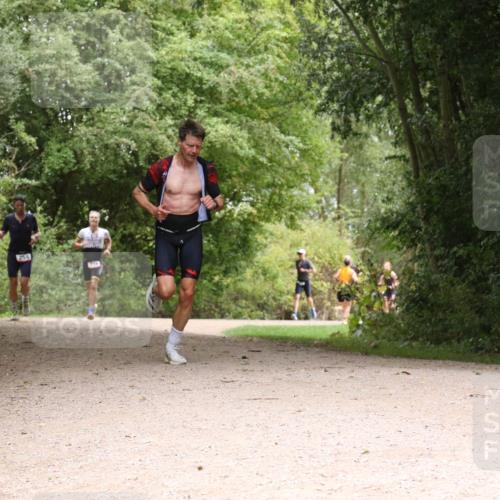 30.08.2026 - Elbe Triathlon Hamburg Antke Förster http://msf.ph/oto/10095510 30.08.2026 10:07:35 Laufen 254 meine-sportfotos.de