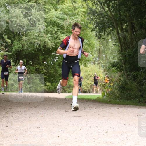 30.08.2026 - Elbe Triathlon Hamburg Antke Förster http://msf.ph/oto/10095512 30.08.2026 10:07:36 Laufen 254, 270 meine-sportfotos.de