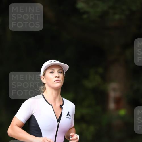30.08.2026 - Elbe Triathlon Hamburg Antke Förster http://msf.ph/oto/10095515 30.08.2026 10:00:47 Laufen 368 meine-sportfotos.de