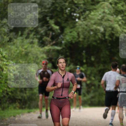 30.08.2026 - Elbe Triathlon Hamburg Antke Förster http://msf.ph/oto/10095517 30.08.2026 10:01:20 Laufen  meine-sportfotos.de