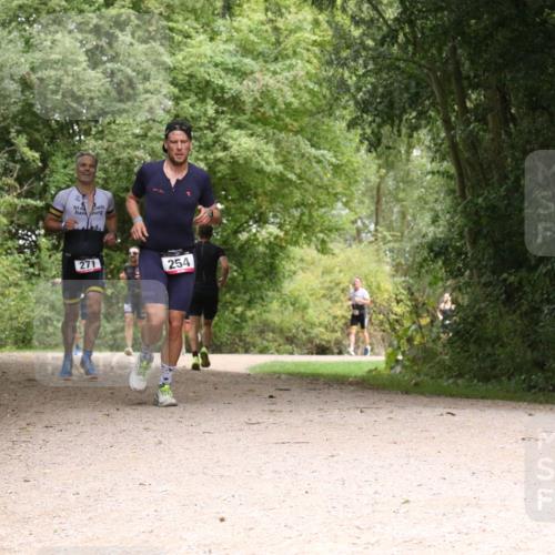 30.08.2026 - Elbe Triathlon Hamburg Antke Förster http://msf.ph/oto/10095518 30.08.2026 10:07:40 Laufen 271, 254 meine-sportfotos.de