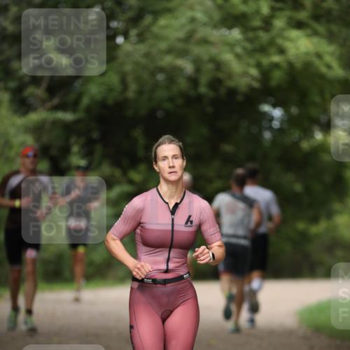 30.08.2026 - Elbe Triathlon Hamburg Antke Förster http://msf.ph/oto/10095521 30.08.2026 10:01:21 Laufen  meine-sportfotos.de