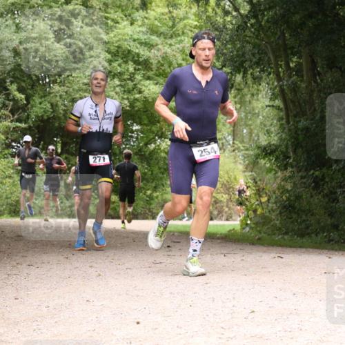 30.08.2026 - Elbe Triathlon Hamburg Antke Förster http://msf.ph/oto/10095522 30.08.2026 10:07:42 Laufen 271, 254 meine-sportfotos.de