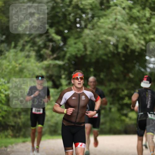 30.08.2026 - Elbe Triathlon Hamburg Antke Förster http://msf.ph/oto/10095527 30.08.2026 10:01:24 Laufen 21010 meine-sportfotos.de