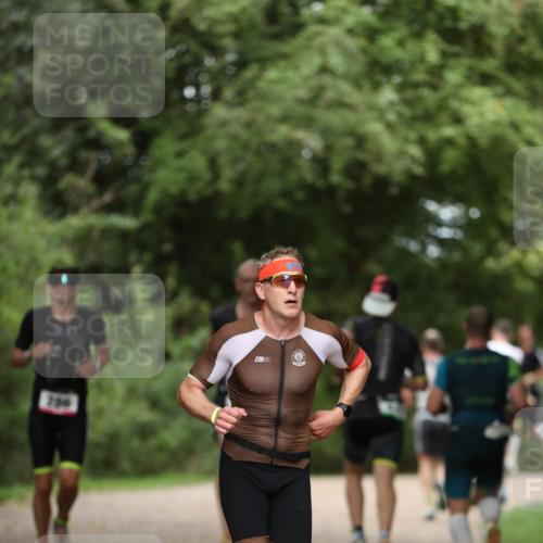 30.08.2026 - Elbe Triathlon Hamburg Antke Förster http://msf.ph/oto/10095529 30.08.2026 10:01:24 Laufen 2010, 3, 30 meine-sportfotos.de
