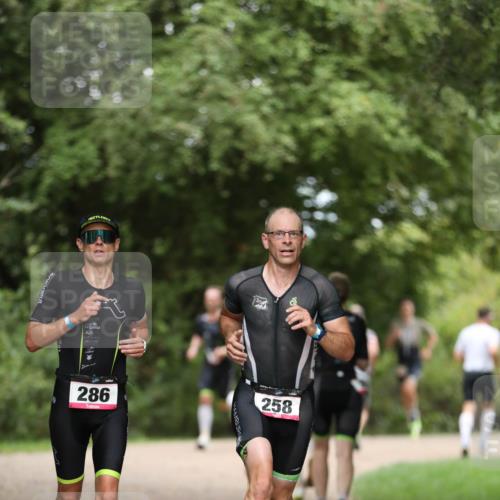 30.08.2026 - Elbe Triathlon Hamburg Antke Förster http://msf.ph/oto/10095535 30.08.2026 10:01:26 Laufen 286, 258 meine-sportfotos.de