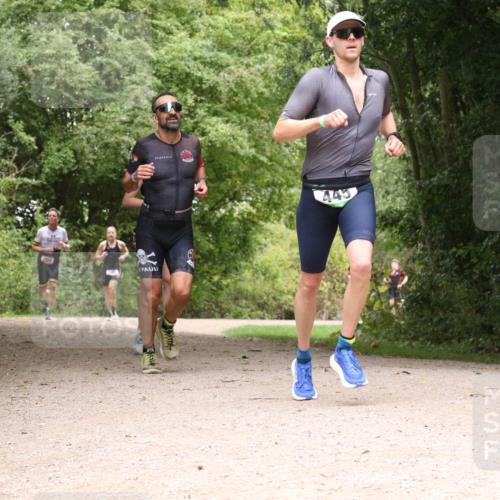 30.08.2026 - Elbe Triathlon Hamburg Antke Förster http://msf.ph/oto/10095536 30.08.2026 10:07:48 Laufen 209, 449 meine-sportfotos.de
