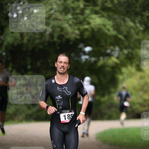 30.08.2026 - Elbe Triathlon Hamburg Antke Förster http://msf.ph/oto/10095547 30.08.2026 10:01:33 Laufen 185 meine-sportfotos.de