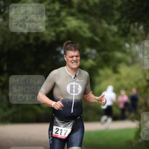 30.08.2026 - Elbe Triathlon Hamburg Antke Förster http://msf.ph/oto/10095555 30.08.2026 10:01:36 Laufen 217 meine-sportfotos.de