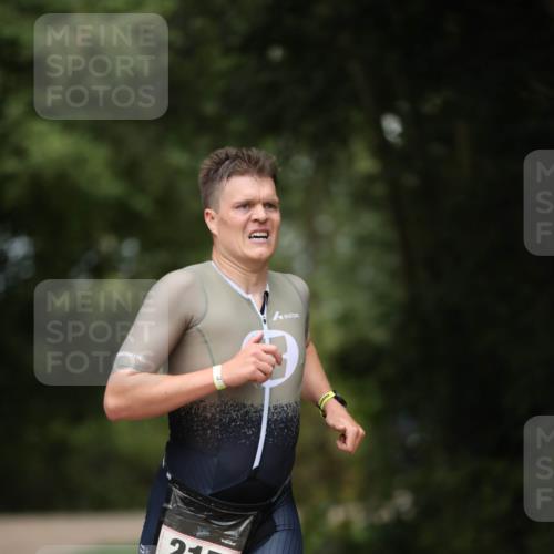 30.08.2026 - Elbe Triathlon Hamburg Antke Förster http://msf.ph/oto/10095557 30.08.2026 10:01:37 Laufen 217 meine-sportfotos.de