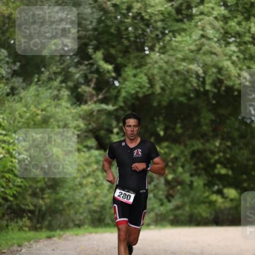 30.08.2026 - Elbe Triathlon Hamburg Antke Förster http://msf.ph/oto/10095561 30.08.2026 10:02:10 Laufen 280 meine-sportfotos.de