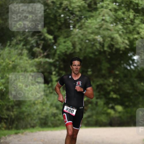 30.08.2026 - Elbe Triathlon Hamburg Antke Förster http://msf.ph/oto/10095563 30.08.2026 10:02:10 Laufen 280 meine-sportfotos.de