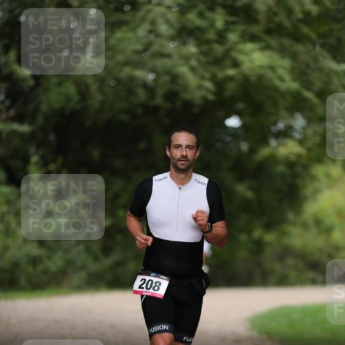 30.08.2026 - Elbe Triathlon Hamburg Antke Förster http://msf.ph/oto/10095611 30.08.2026 10:03:38 Laufen 208 meine-sportfotos.de