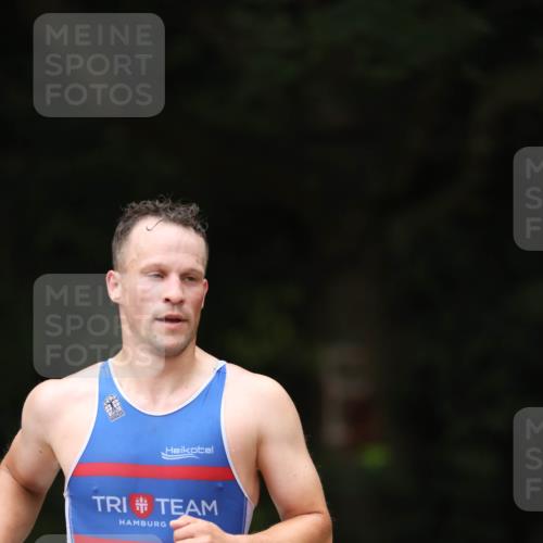 30.08.2026 - Elbe Triathlon Hamburg Antke Förster http://msf.ph/oto/10095629 30.08.2026 10:03:48 Laufen  meine-sportfotos.de
