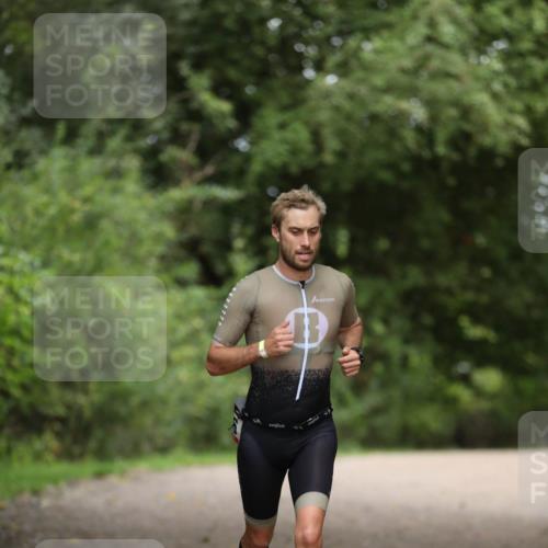 30.08.2026 - Elbe Triathlon Hamburg Antke Förster http://msf.ph/oto/10095647 30.08.2026 10:04:21 Laufen  meine-sportfotos.de