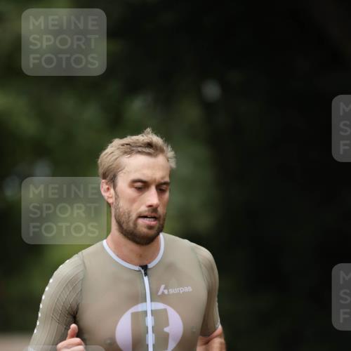 30.08.2026 - Elbe Triathlon Hamburg Antke Förster http://msf.ph/oto/10095653 30.08.2026 10:04:23 Laufen  meine-sportfotos.de