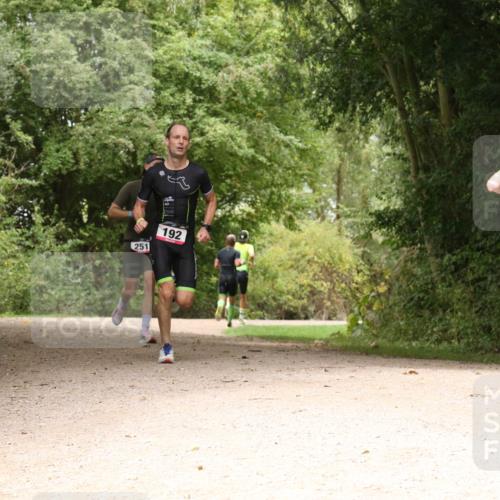 30.08.2026 - Elbe Triathlon Hamburg Antke Förster http://msf.ph/oto/10095664 30.08.2026 10:09:47 Laufen 251, 192 meine-sportfotos.de