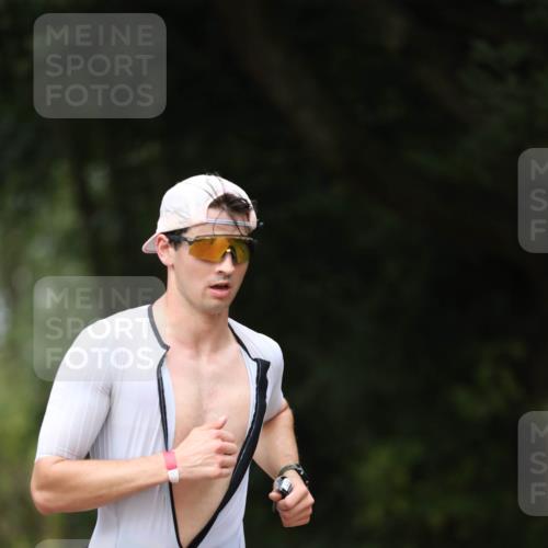 30.08.2026 - Elbe Triathlon Hamburg Antke Förster http://msf.ph/oto/10095671 30.08.2026 10:05:04 Laufen  meine-sportfotos.de