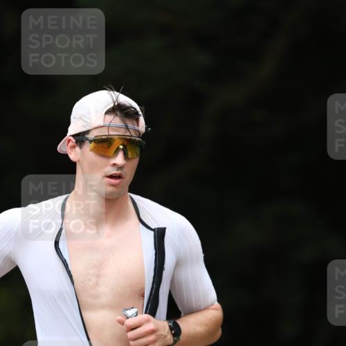 30.08.2026 - Elbe Triathlon Hamburg Antke Förster http://msf.ph/oto/10095673 30.08.2026 10:05:04 Laufen  meine-sportfotos.de