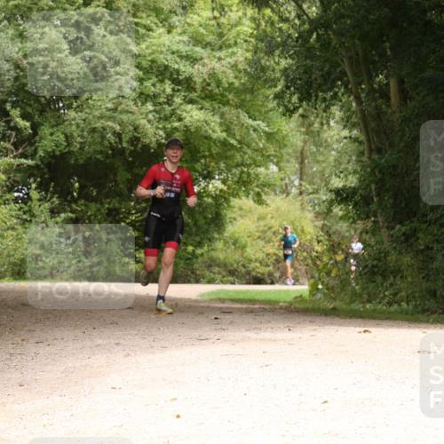 30.08.2026 - Elbe Triathlon Hamburg Antke Förster http://msf.ph/oto/10095680 30.08.2026 10:10:03 Laufen  meine-sportfotos.de
