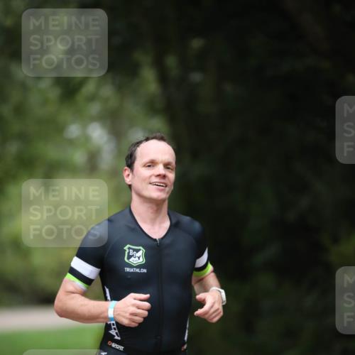 30.08.2026 - Elbe Triathlon Hamburg Antke Förster http://msf.ph/oto/10095689 30.08.2026 10:05:23 Laufen 5203, 252 meine-sportfotos.de