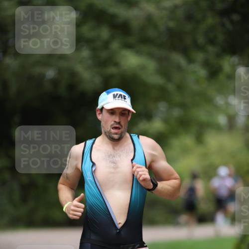 30.08.2026 - Elbe Triathlon Hamburg Antke Förster http://msf.ph/oto/10095695 30.08.2026 10:05:26 Laufen 207 meine-sportfotos.de