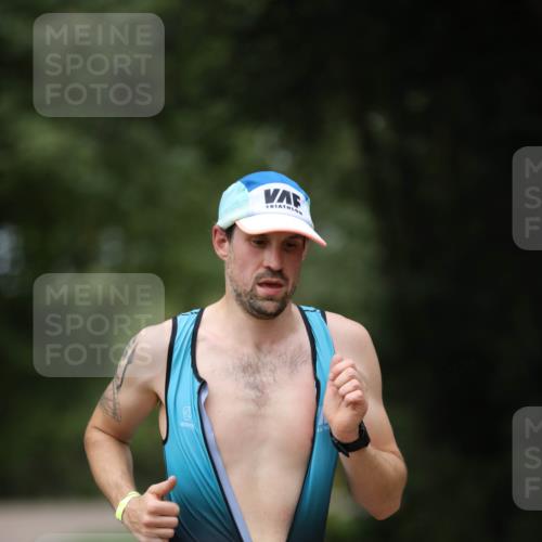 30.08.2026 - Elbe Triathlon Hamburg Antke Förster http://msf.ph/oto/10095697 30.08.2026 10:05:26 Laufen 7, 207 meine-sportfotos.de