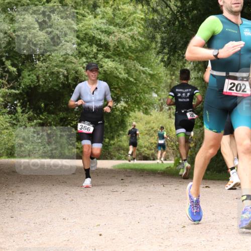 30.08.2026 - Elbe Triathlon Hamburg Antke Förster http://msf.ph/oto/10095698 30.08.2026 10:10:17 Laufen 366, 202, 25 meine-sportfotos.de