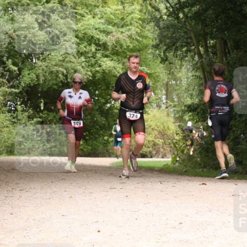 30.08.2026 - Elbe Triathlon Hamburg Antke Förster http://msf.ph/oto/10095742 30.08.2026 10:11:00 Laufen 349, 324 meine-sportfotos.de